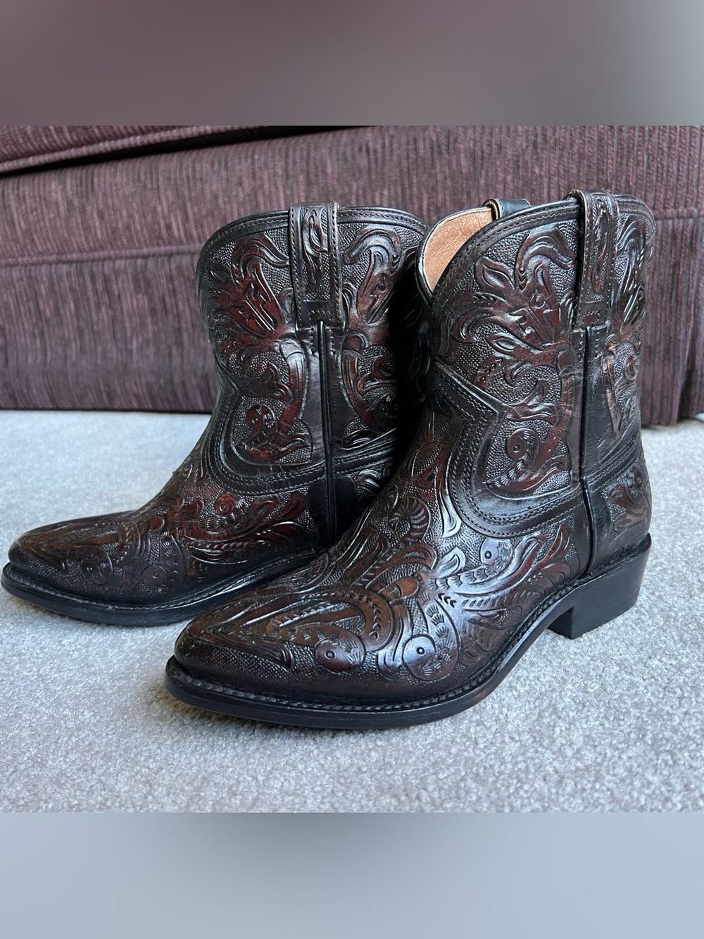 Price is firm- Frye 7 tooled western cowboy cowgirl ankle boots - Picture 3 of 10